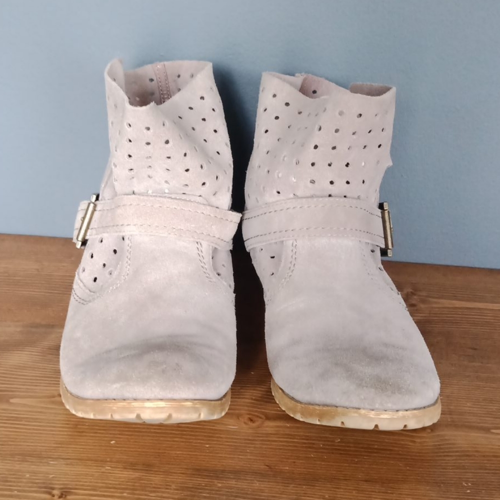 Restricted booties - Picture 3 of 11